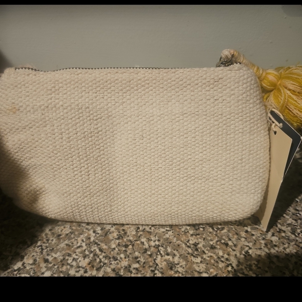 Universal Thread Textured Clutch - image 5